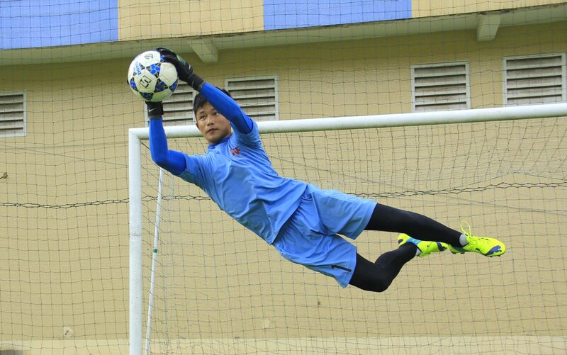 Hãy chăm chỉ luyện tập khi học làm thủ môn để nâng cao trình độ