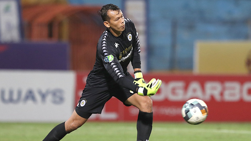 Kỹ năng phát bóng cần có sự nhạy bén để phối hợp cùng đồng đội